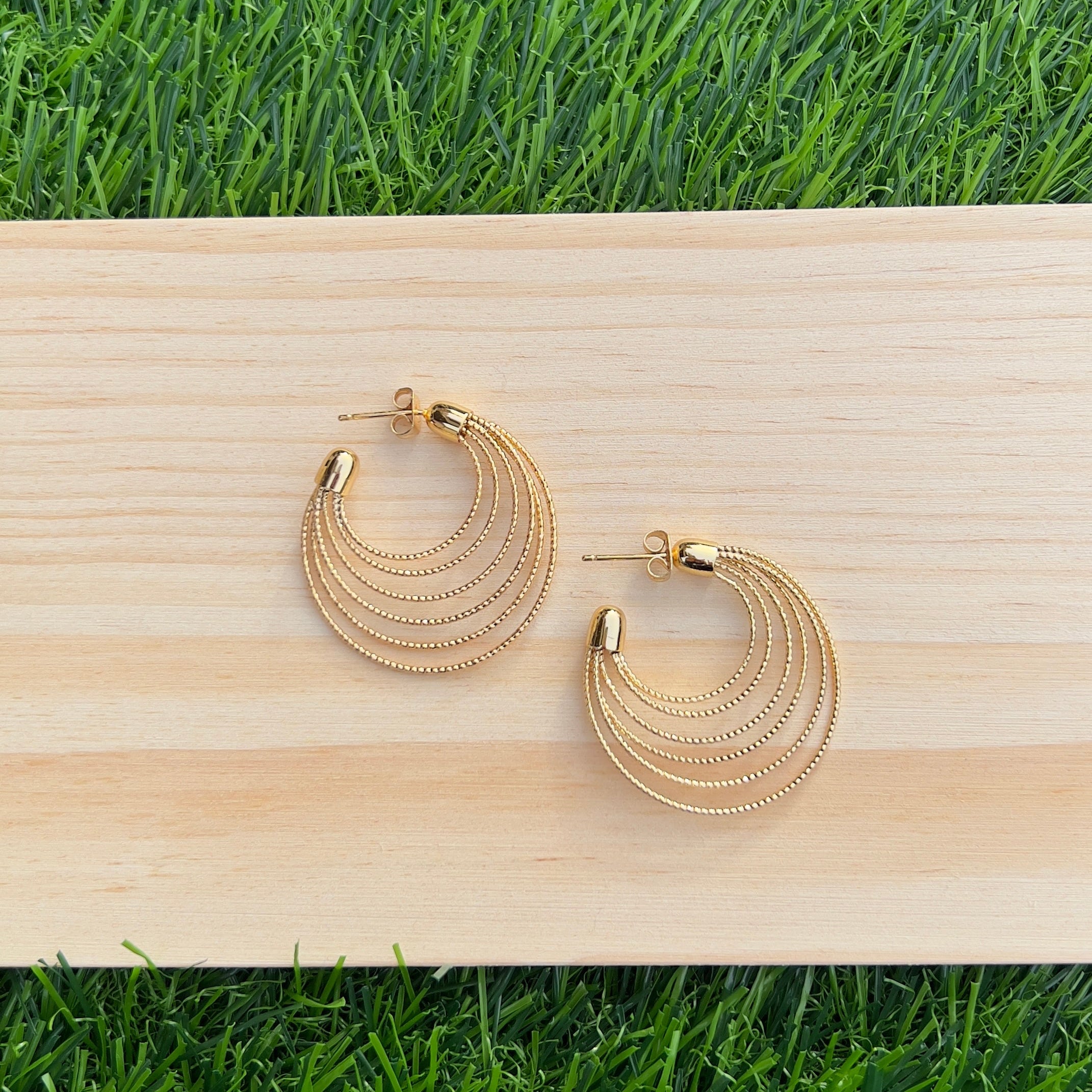 Distinctive Hoops