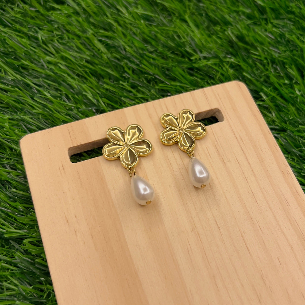 Golden Pearl Earrings