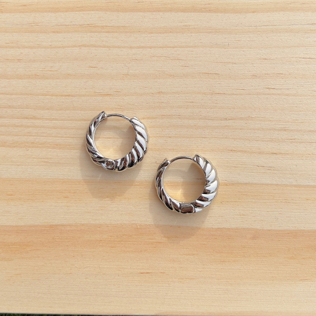 Twisted Silver Hoops
