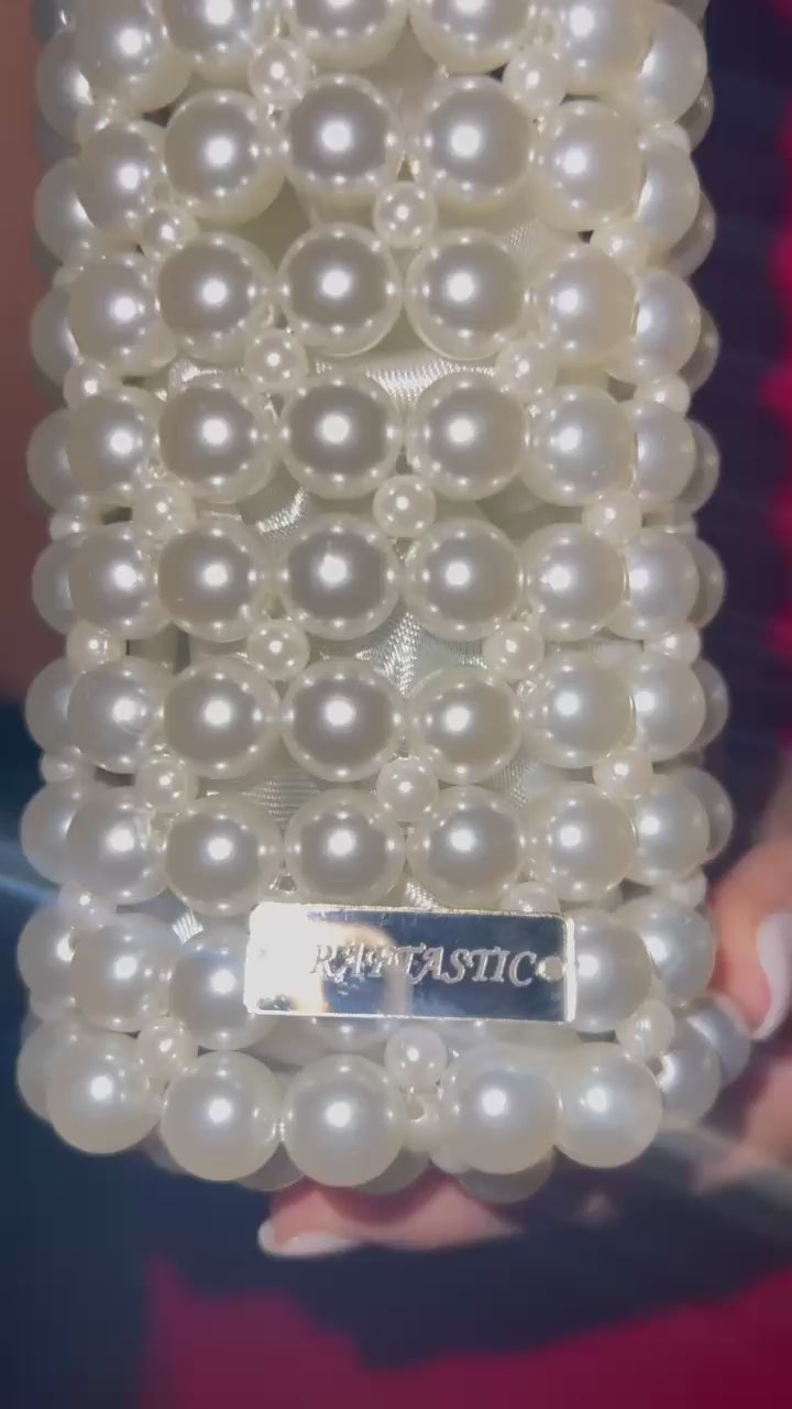 “Blanc Charm” pearl beaded bag